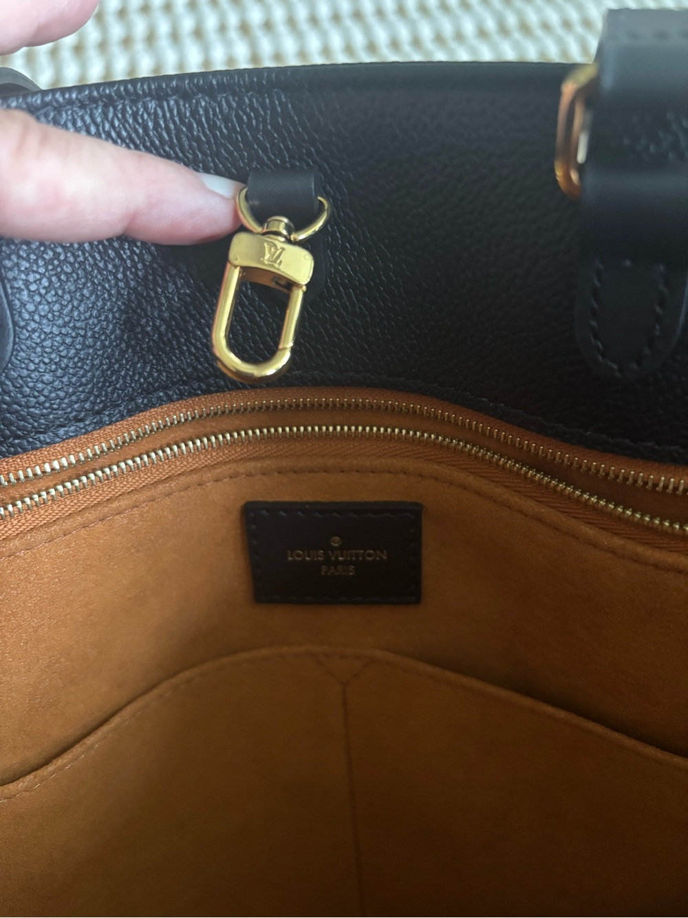 Authentic Louis Vuitton OnTheGo MM Monogram Empreinte Black Like New - Picture 12 of 15